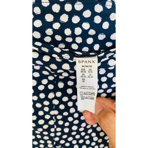 Spanx Sunshine Women Shorts 10" Bermuda Navy Blue Polka Dot Shorts - Picture 7 of 7